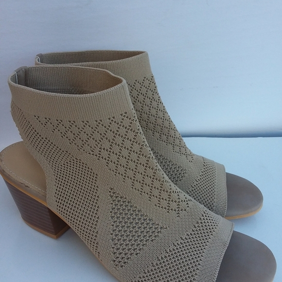 Women's Tan Open-Toe Ankle Booties 9 - Picture 5 of 5